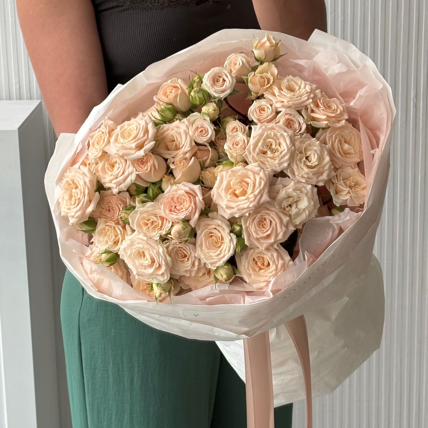 БУКЕТ ИЗ ПИОНОВИДНЫХ РОЗ