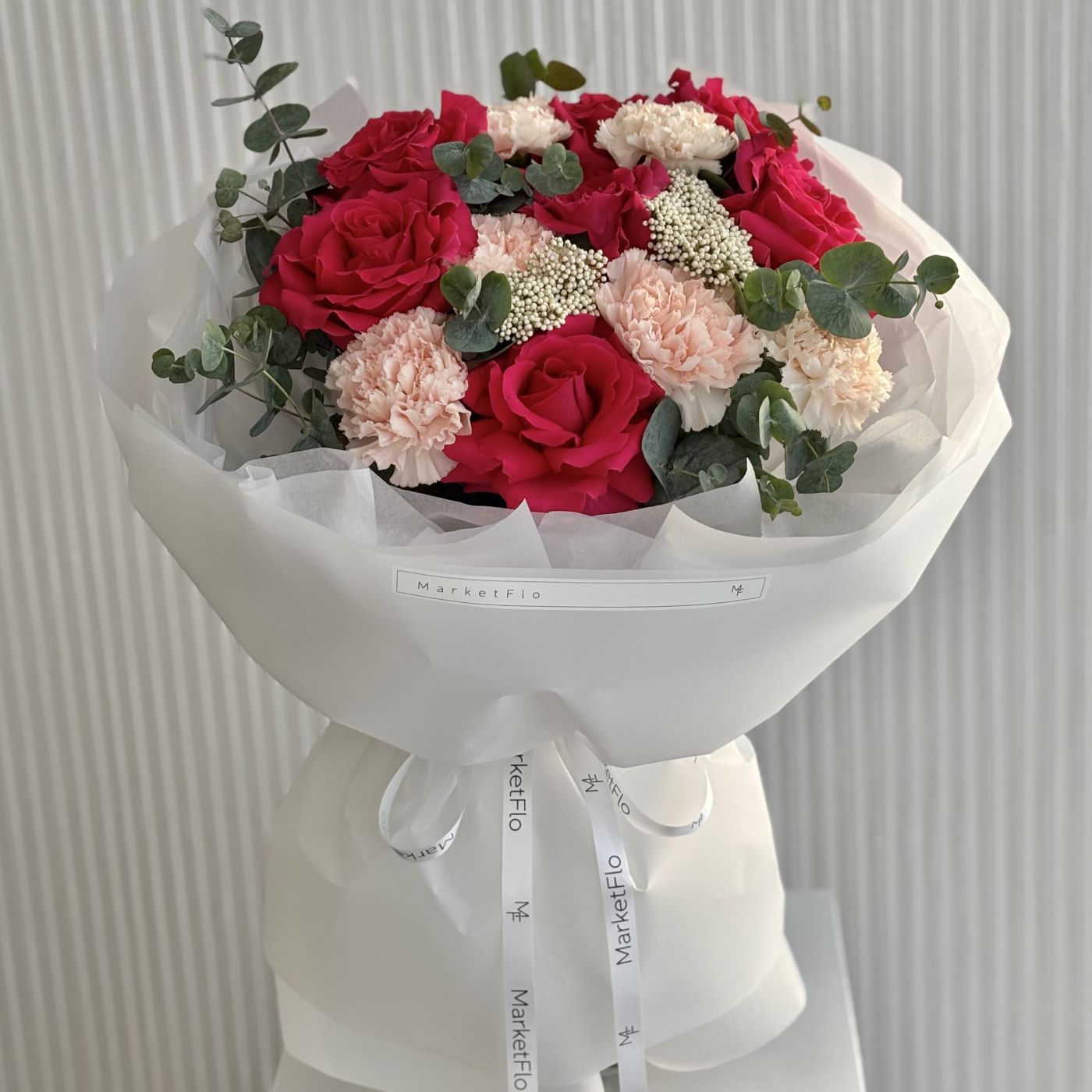 БУКЕТ С ФРАНЦУЗСКИМИ РОЗАМИ