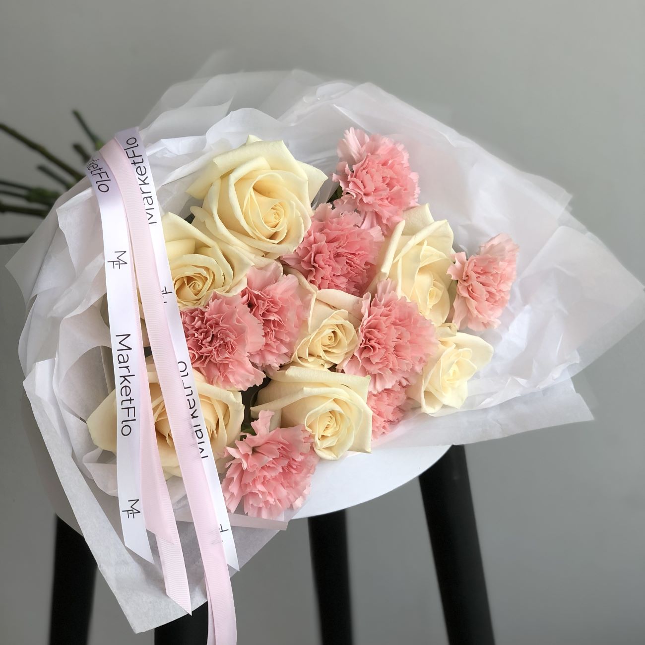 ДУОБУКЕТ ИЗ РОЗ И ДИАНТУСОВ