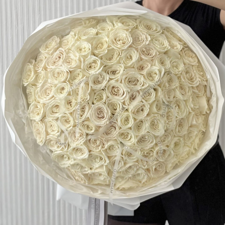 БУКЕТ ИЗ БЕЛЫХ ПИОНОВИДНЫХ РОЗ