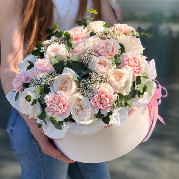 КОРОБКА С ЦВЕТАМИ "НЕЖНОСТЬ"