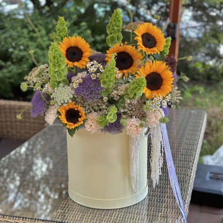 КОРОБКА С ЛЕТНИМИ ЦВЕТАМИ