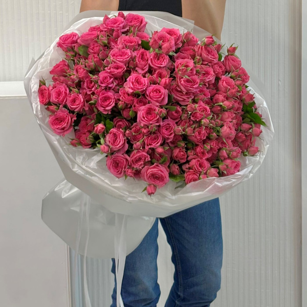 БУКЕТ ИЗ КУСТОВЫХ РОЗ