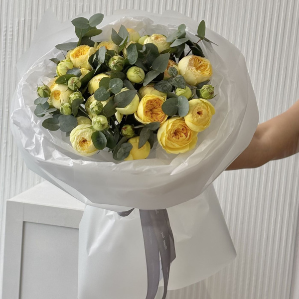 БУКЕТ ИЗ ПИОНОВИДНЫХ РОЗ