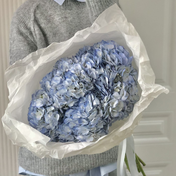 БУКЕТ С ГОРТЕНЗИЯМИ