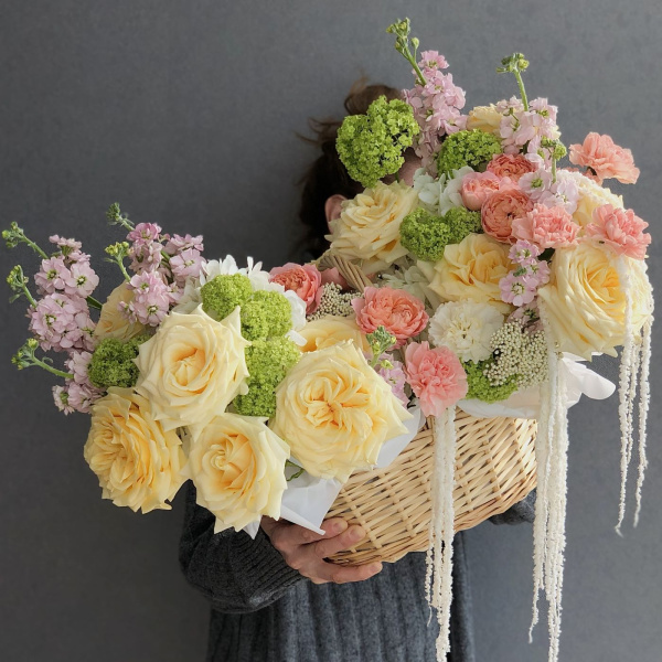 КОРЗИНА С ЦВЕТАМИ