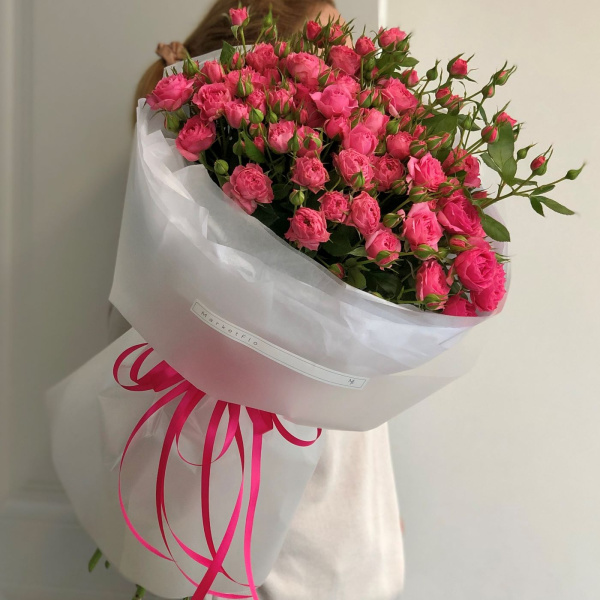 БУКЕТ ИЗ КУСТОВЫХ РОЗ