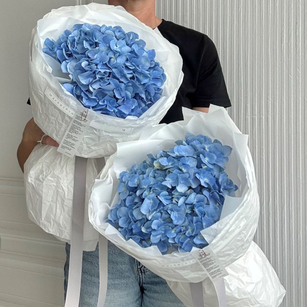 БУКЕТ С ГОРТЕНЗИЕЙ