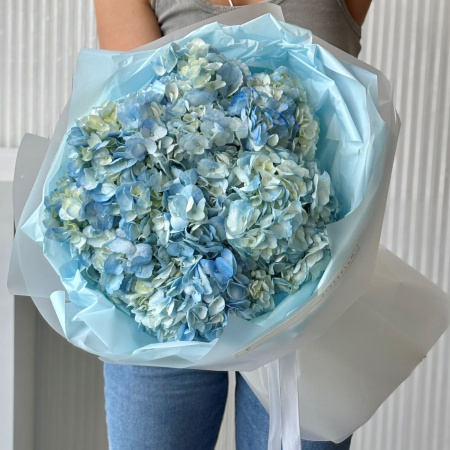 БУКЕТ С ГОРТЕНЗИЯМИ