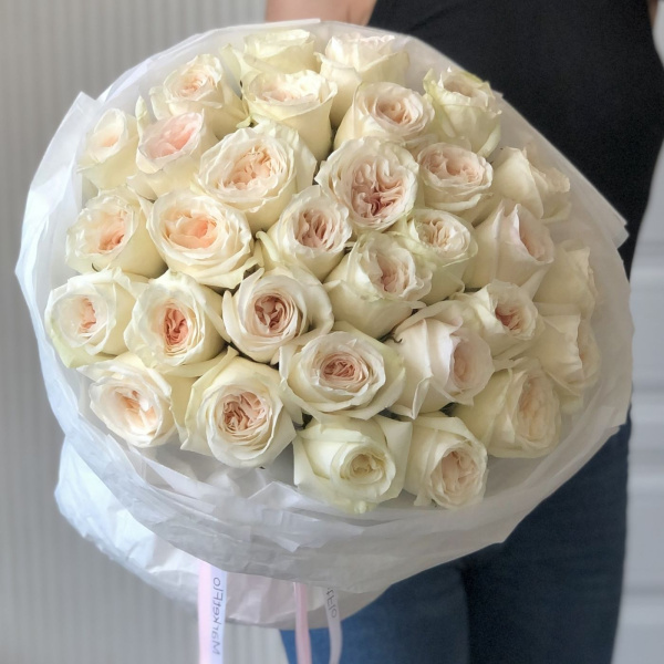 МОНОБУКЕТ ИЗ ПИОНОВИДНЫХ РОЗ