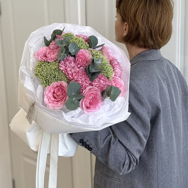 БУКЕТ С РОЗАМИ