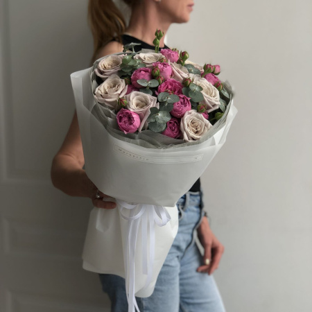 БУКЕТ ИЗ РОЗ МЕНТА И МИСТИ БАБЛС