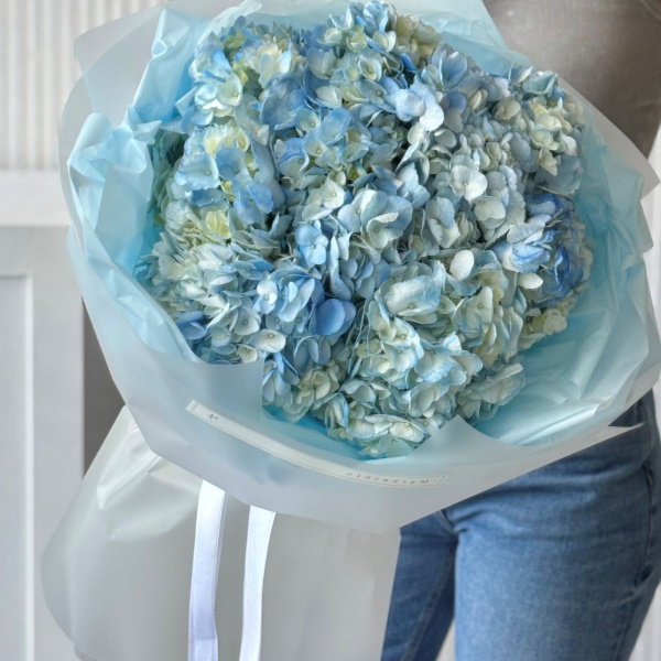 БУКЕТ С ГОРТЕНЗИЯМИ
