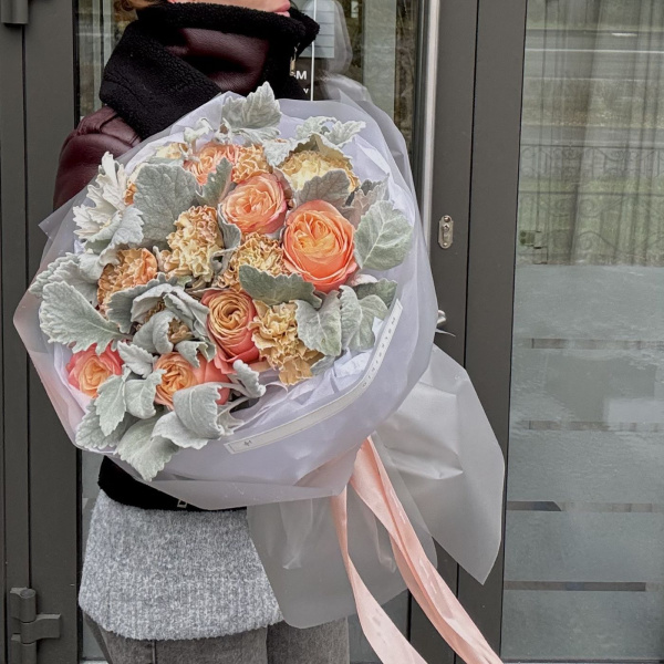 БУКЕТ ИЗ ПИОНОВИДНЫХ РОЗ