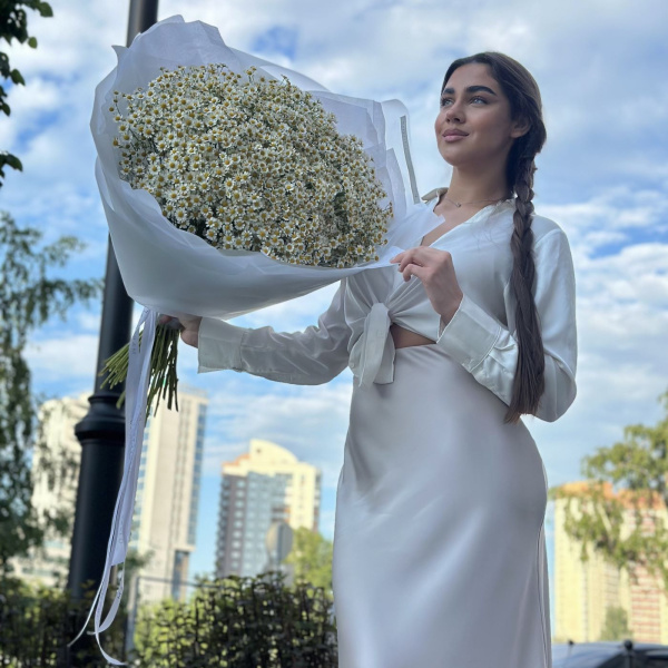 БУКЕТ С РОМАШКАМИ МАТРИКАРИЯ