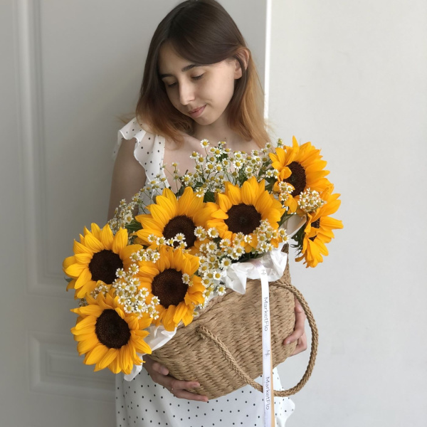 ЛУКОШКО С ПОДСОЛНУХАМИ И РОМАШКАМИ