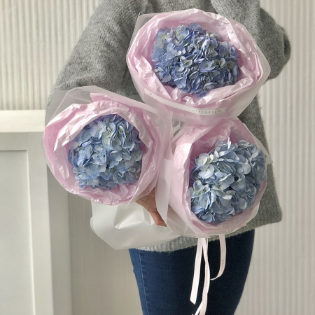 БУКЕТ С ГОРТЕНЗИЯМИ