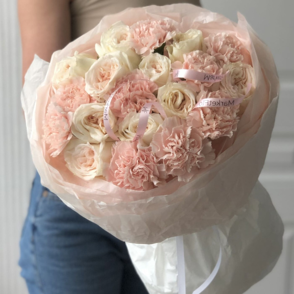 БУКЕТ ИЗ ПИОНОВИДНЫХ РОЗ И ДИАНТУСОВ