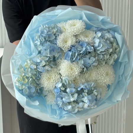 ДУОБУКЕТ ИЗ ГОРТЕНЗИЙ И ХРИЗАНТЕМ