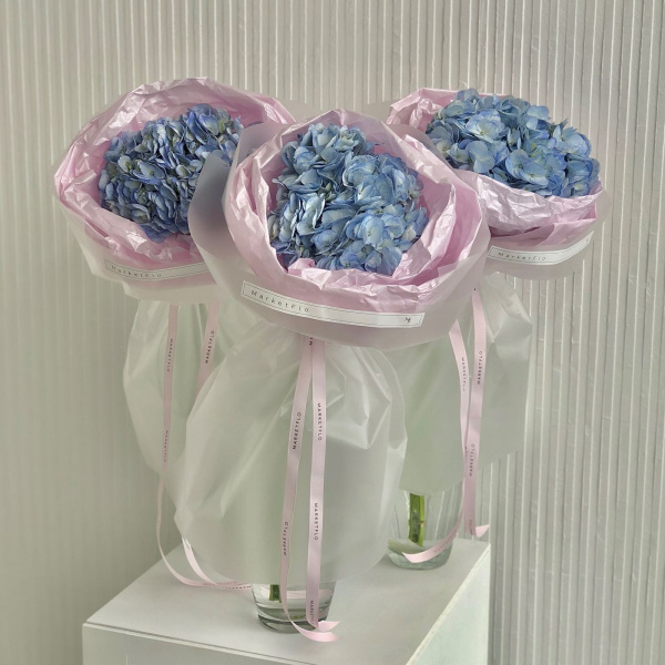 БУКЕТ С ГОРТЕНЗИЯМИ